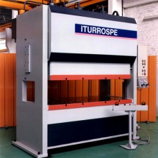 prensa-iturrospe-mozo400